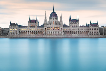 Hungarian Parliament Building before dawn, Budapest - obrazy, fototapety, plakaty
