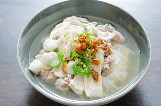 Vietnamese pho noodle soup