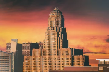 Foto op Aluminium Buffalo stadhuis zonsondergang. Buffalo City Hall en de skyline van Buffalo, New York tijdens zonsondergang. Bewerkt met een vintage look. © Atomazul