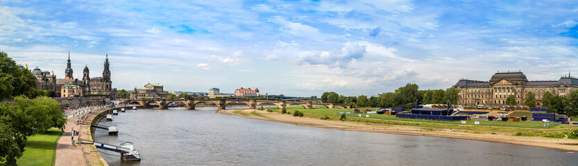 Fototapeta premium Panoramic view of Dresden