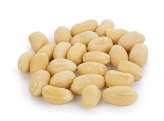 Fototapeta na wymiar peanuts isolated on white background