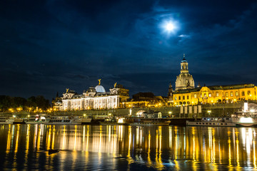 Naklejka na ściany i meble Dresden in night