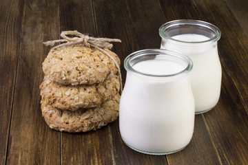 milk yogurt and oatmeal cookies