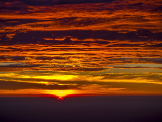 Fototapeta na wymiar sunrise in the morning with beautiful cloudscape