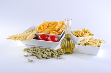 makaron, spaghetti, rurki, muszle, makaron ze szpinakiem, strozzapreti © npls