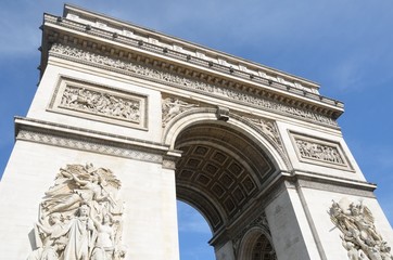 Fototapeta na wymiar Looking up at arc de triomphe Paris france