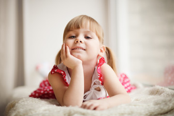 Fototapeta premium little girl dreaming