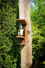 Das andere Vogelhaus im Ziergarten.