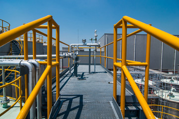 Plate form structure process Oil pipeline in factory plant.