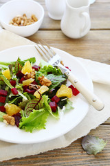 Salad with beetroot and nuts