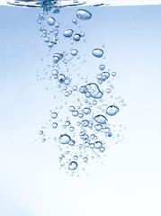 Abstrakte Form von Blasen im Wasser