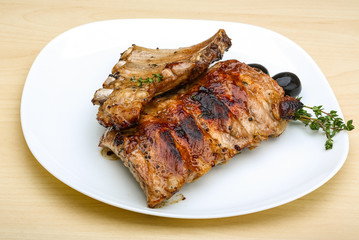 Roasted pork ribs