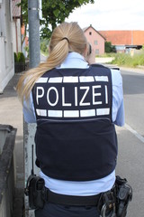 Polizei im Einsatz mit Laser  110