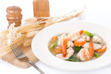 Fried noodle with shrimp and squid and vegetable