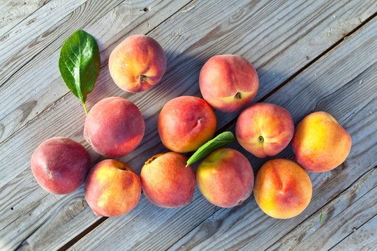  juicy peaches