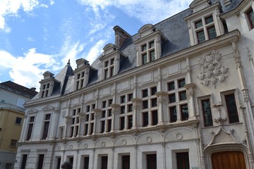 Fototapeta na wymiar Grenon, Ancien Palais de Justice