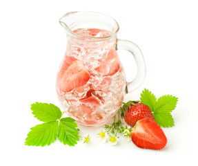 Refreshment beverage with strawberries and ice cubies