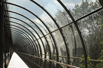 Cercles muraux Tunnel Tunnel de verre pour piétons