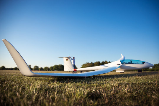 Segelflugzeug wird gewaschen