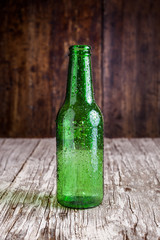 botella de cerveza vacía