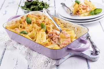 Nudelauflauf mit Lachs