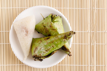 sticky rice wrapped by banana leaf