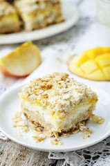 Apple mango cream cheese oat bars