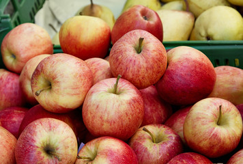 Fresh red apples