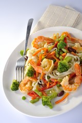 shrimp with noodles and vegetables