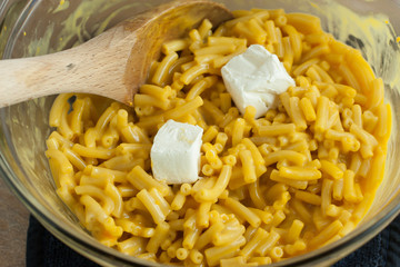 Macaroni and Cheese in a glass bowl