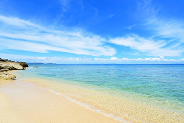 Fototapeta premium 久高島の綺麗な海と夏空