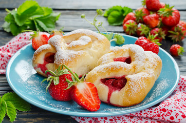 Bun with strawberries