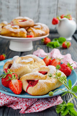Bun with strawberries