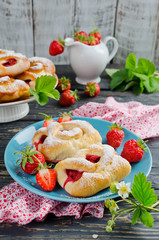 Bun with strawberries