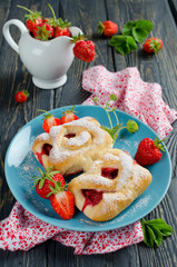 Bun with strawberries