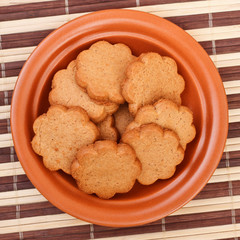 dish of cinnamon cookies