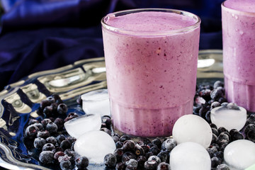 milkshake with berries