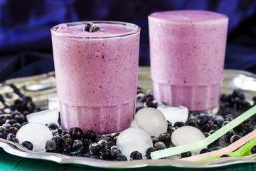 milkshake with berries