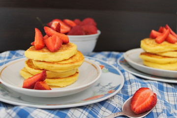 pancakes with strawberries