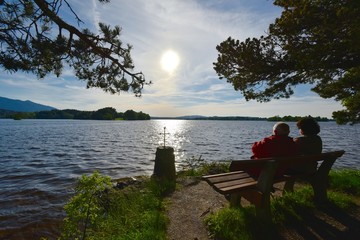 Fototapeta premium Sie genießen den herrlichen Ausblick