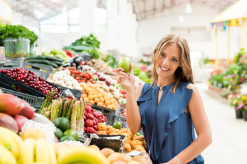 Woman shopping fruits