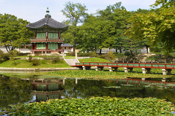 Naklejka premium Gyeongbok Palace pagoda Seoul south korea famous historical building photo