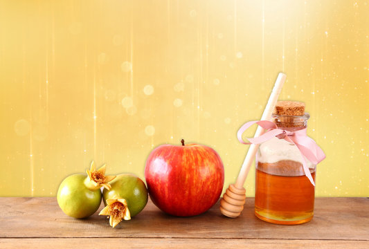 rosh hashanah (jewesh holiday) concept - honey, apple 