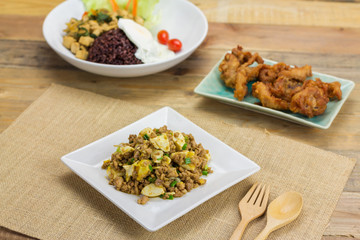Saute Minced pork with salty egg
