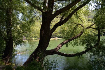 горное озеро в Крыму