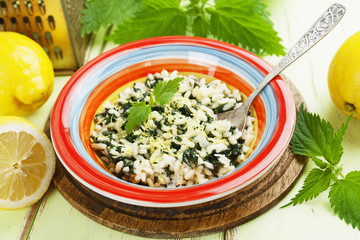 Risotto with nettles and lemon