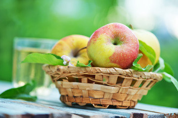 apple