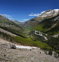 Panoramic view of the spring valley of Gavarnie
