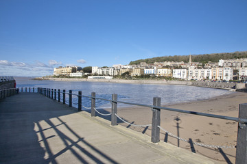 Obraz premium Walkway and beach at Weston Super Mare