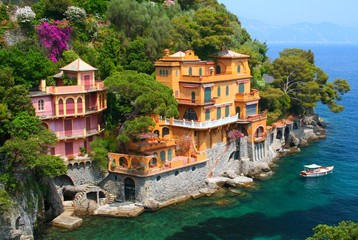 Seaside villas in Italy